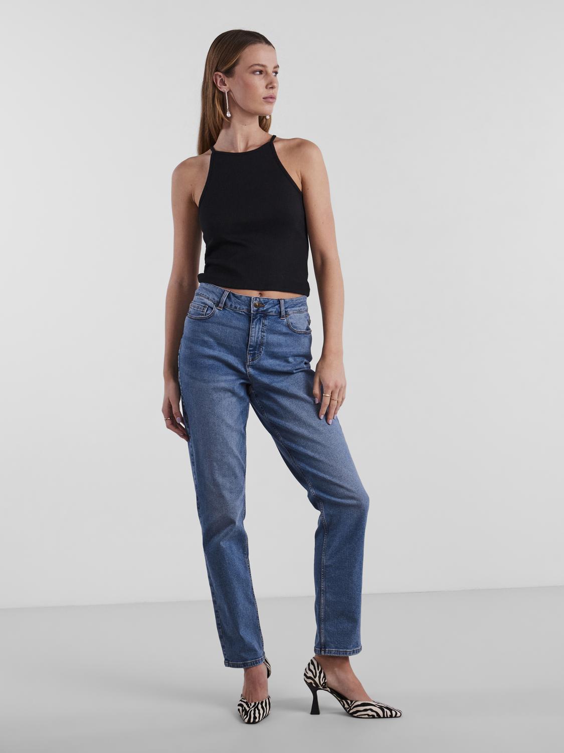 model_shot-front_full